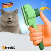 Fellklick-Bürste von Pfoties – entfernt lose Unterwolle und Verfilzungen sanft und effektiv. Geeignet für Katzen, sorgt für gepflegtes, gesundes Fell ohne Ziepen.